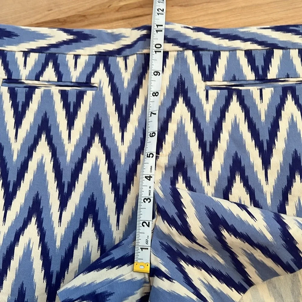 GAP Blue and White Aztec Print 4” Shorts - NWT